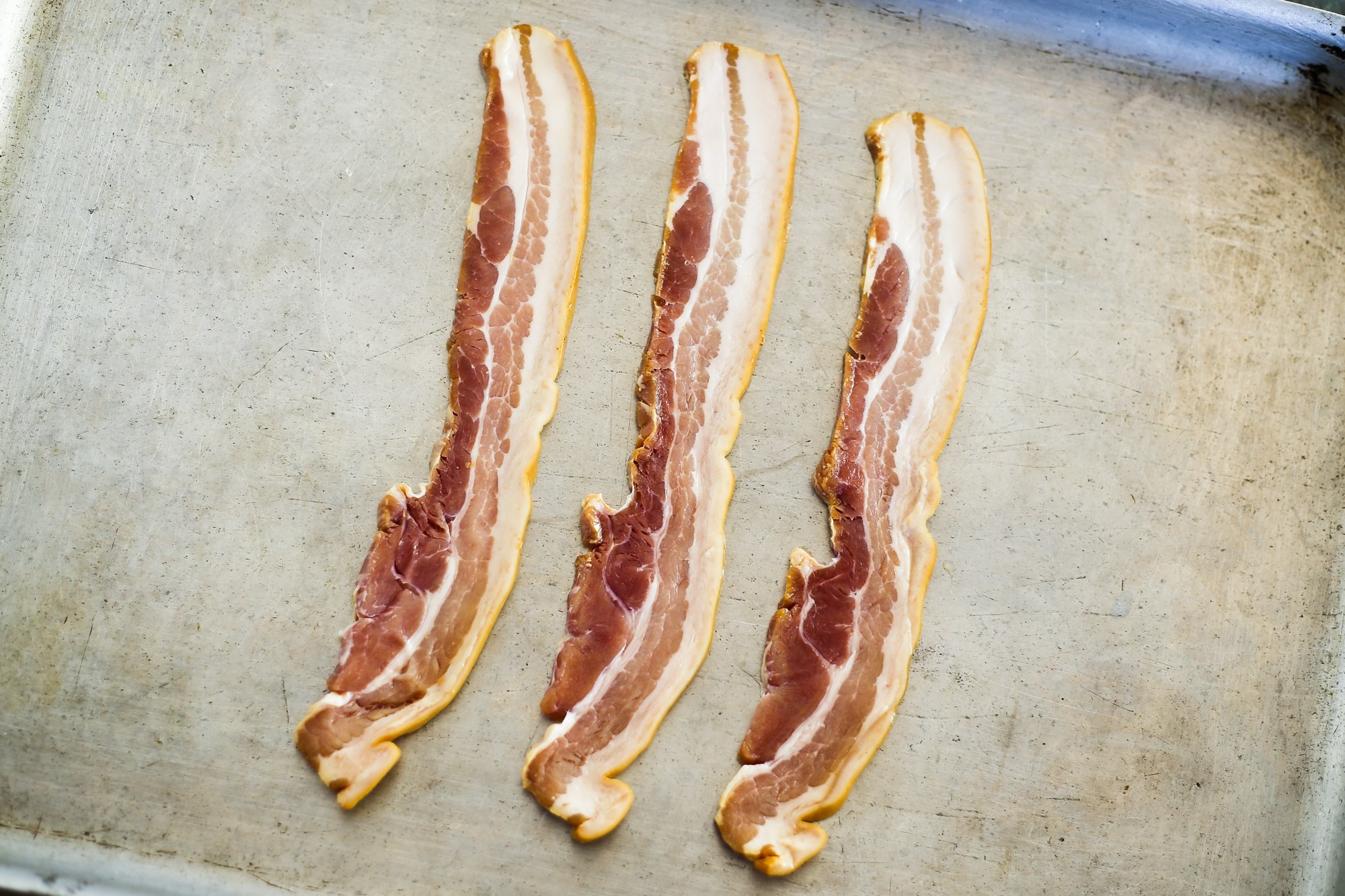 Smoked streaky bacon slices