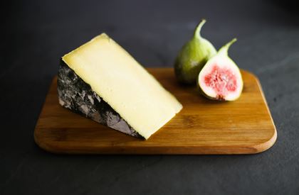 Cornish yarg cheese