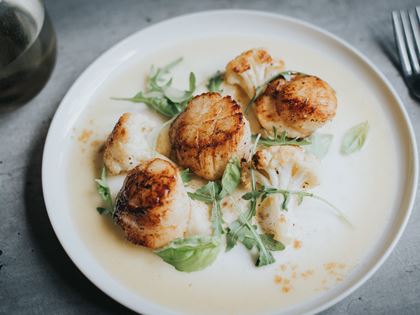 Michael Caines' Pan-fried Scallops Recipe image