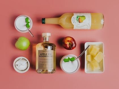 Frozen Apple-Pie Moonshine Cocktail image